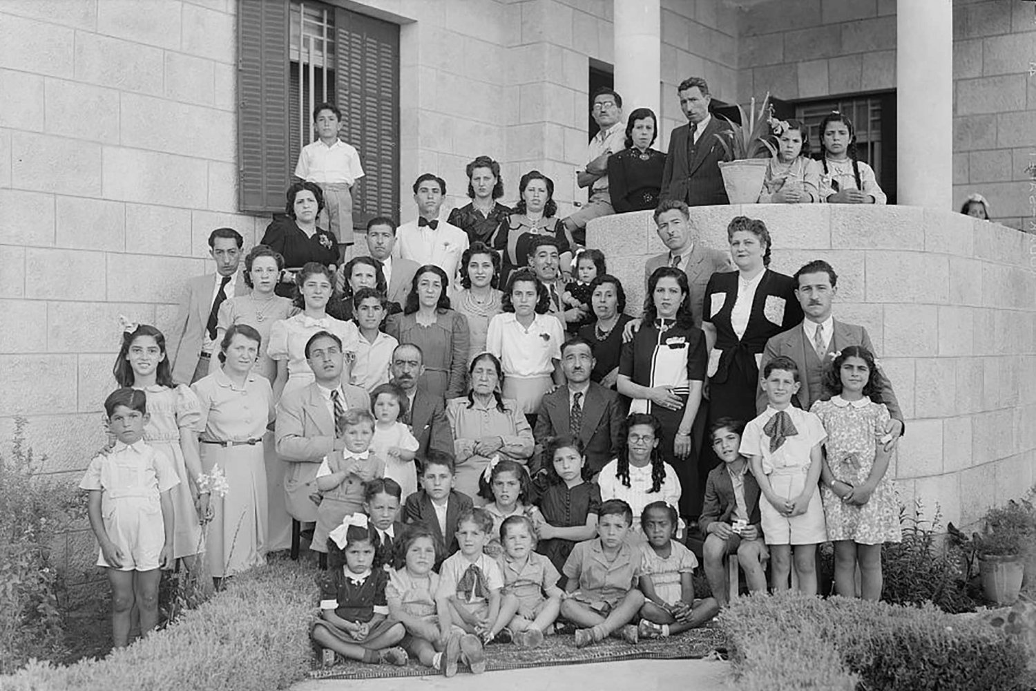 The extended family of Palestinian Jerusalemite Taher Dajani Daoudi, 1945