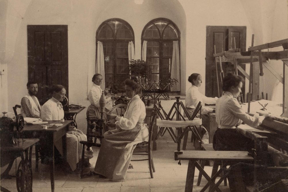 Weaving room, American Colony, Jerusalem, 1904