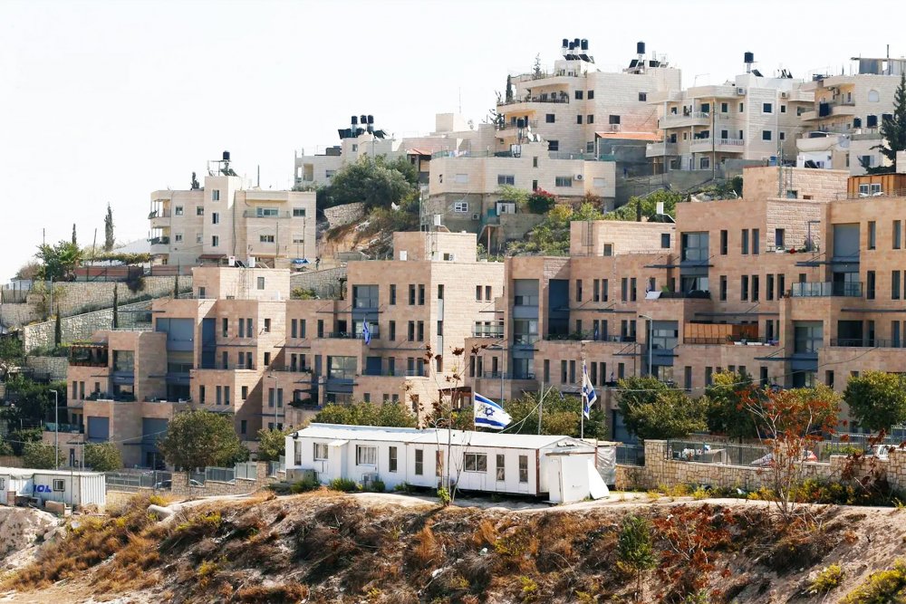 Nof Zion settlement built in front of Palestinian neighborhood of Jabal Mukabbir in south Jerusalem